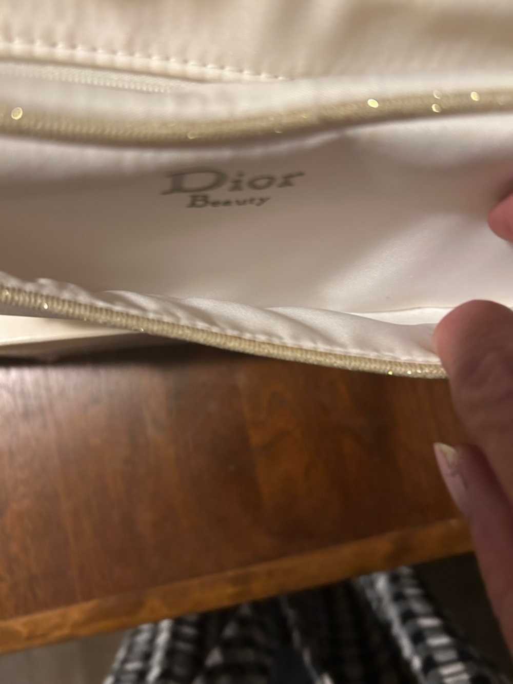 Dior Beauty White and Gold Cosmetic Pouch - Picture 3 of 5